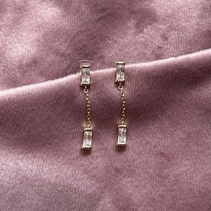 Juliette Drop Earrings in White Crystal